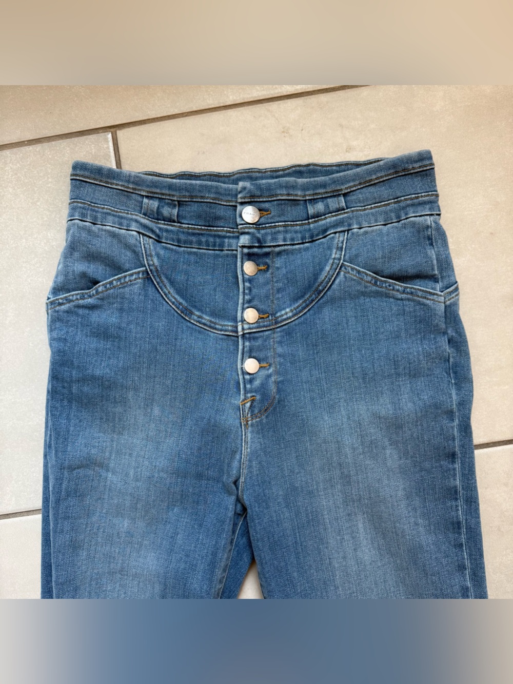 Frame Denim High-Rise Button-Fly Jeans in Medium Blue